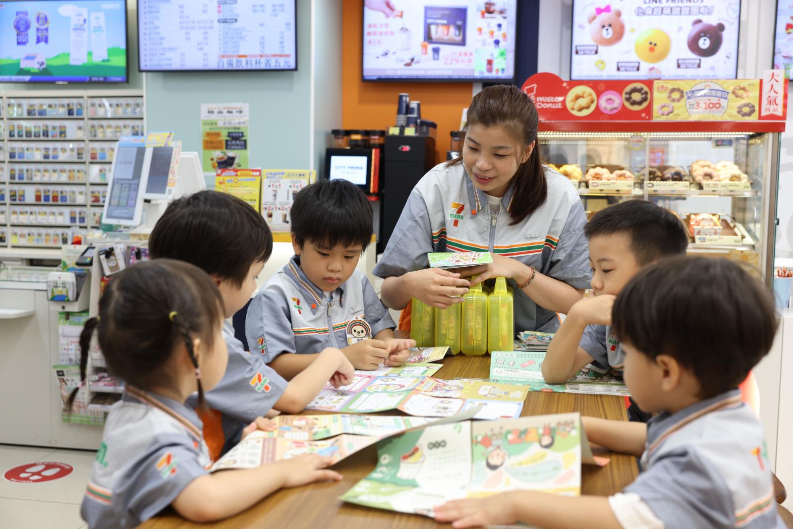 05.7-ELEVEN暑期同樂會首波千場報名開跑、揪大小朋友FUN電趣.jpg 05.7-ELEVEN暑期同樂會首波千場報名開跑、揪大小朋友FUN電趣.jpg